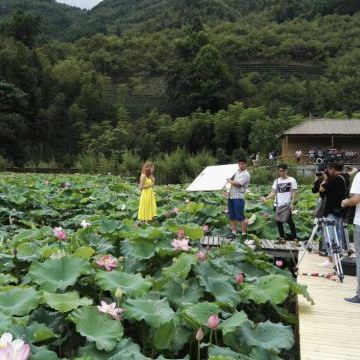 Filming of 2 music videos in China (Wuyi, Fujian province) for «寻茶到⻩村» и «月是故乡明» songs. 