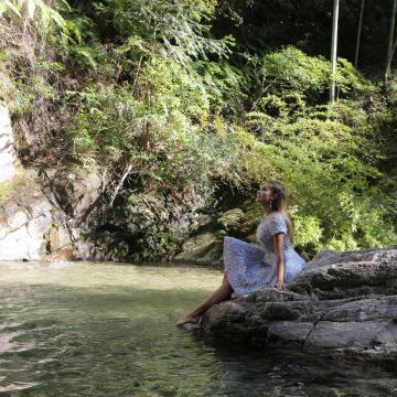 Filming of 2 music videos in China (Wuyi, Fujian province) for «寻茶到⻩村» и «月是故乡明» songs. 